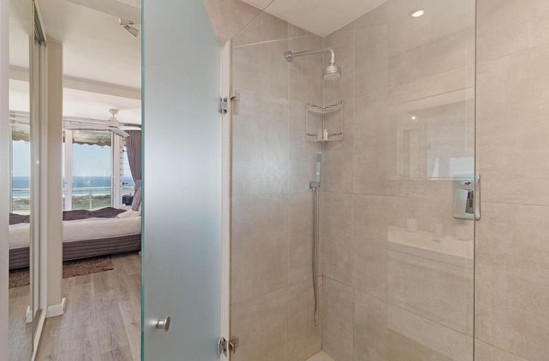 To Let 3 Bedroom Property for Rent in Dolphin Beach Western Cape